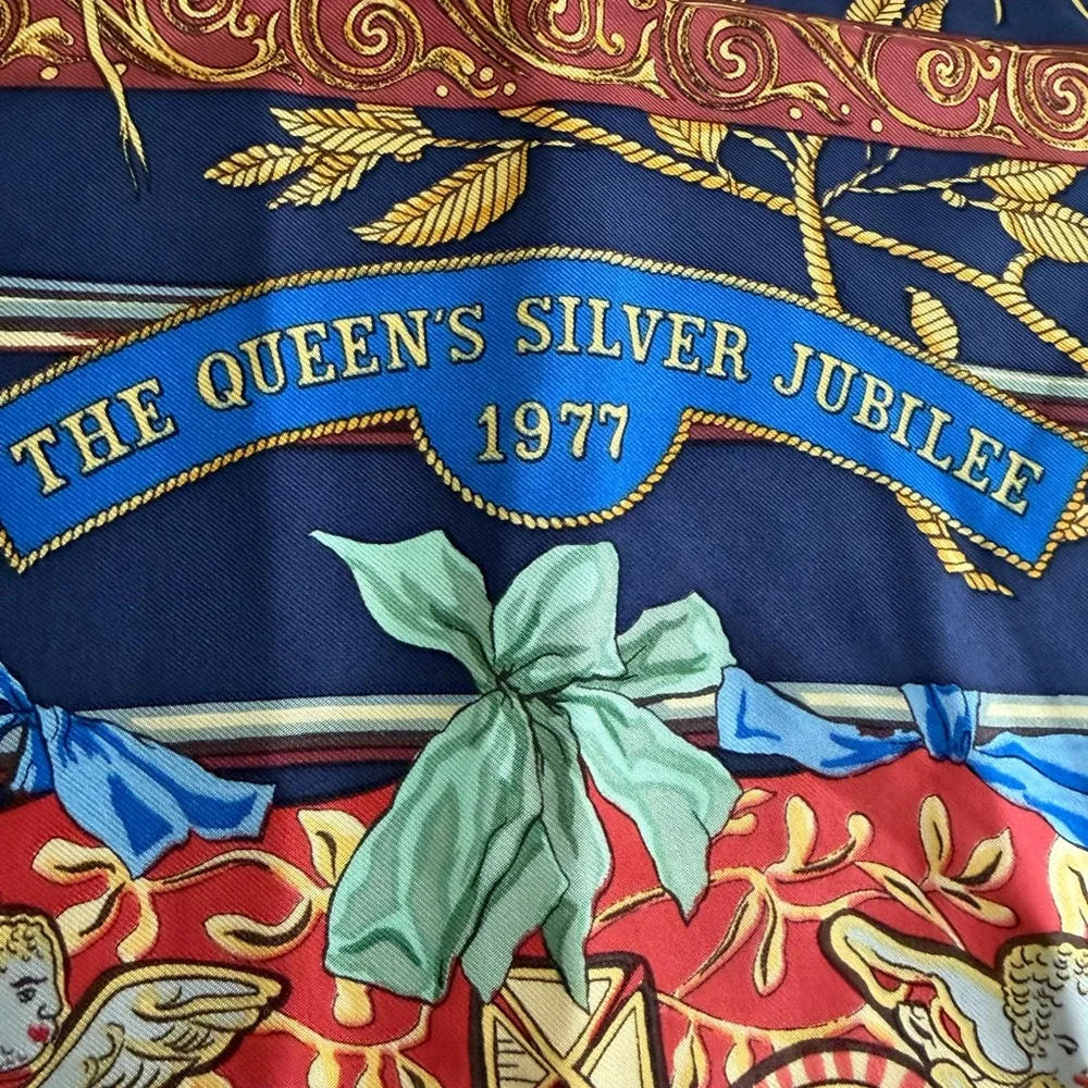 1977 HERMES VINTAGE QUEENS SILVER JUBILEE SILK SCARF - Picture 12 of 12